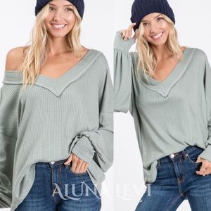 Women’s long sleeve v-neck top NWT   SIZE SMALL